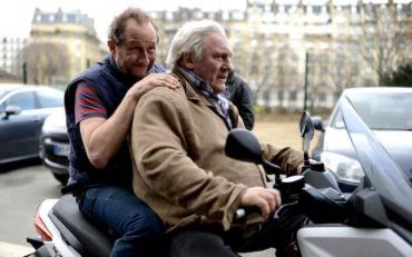Benoit Poelvoorde et Gérard Depardieu sur un scooter