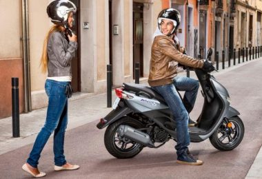 Conduire un scooter sans permis : ce qu'il faut savoir - Allianz